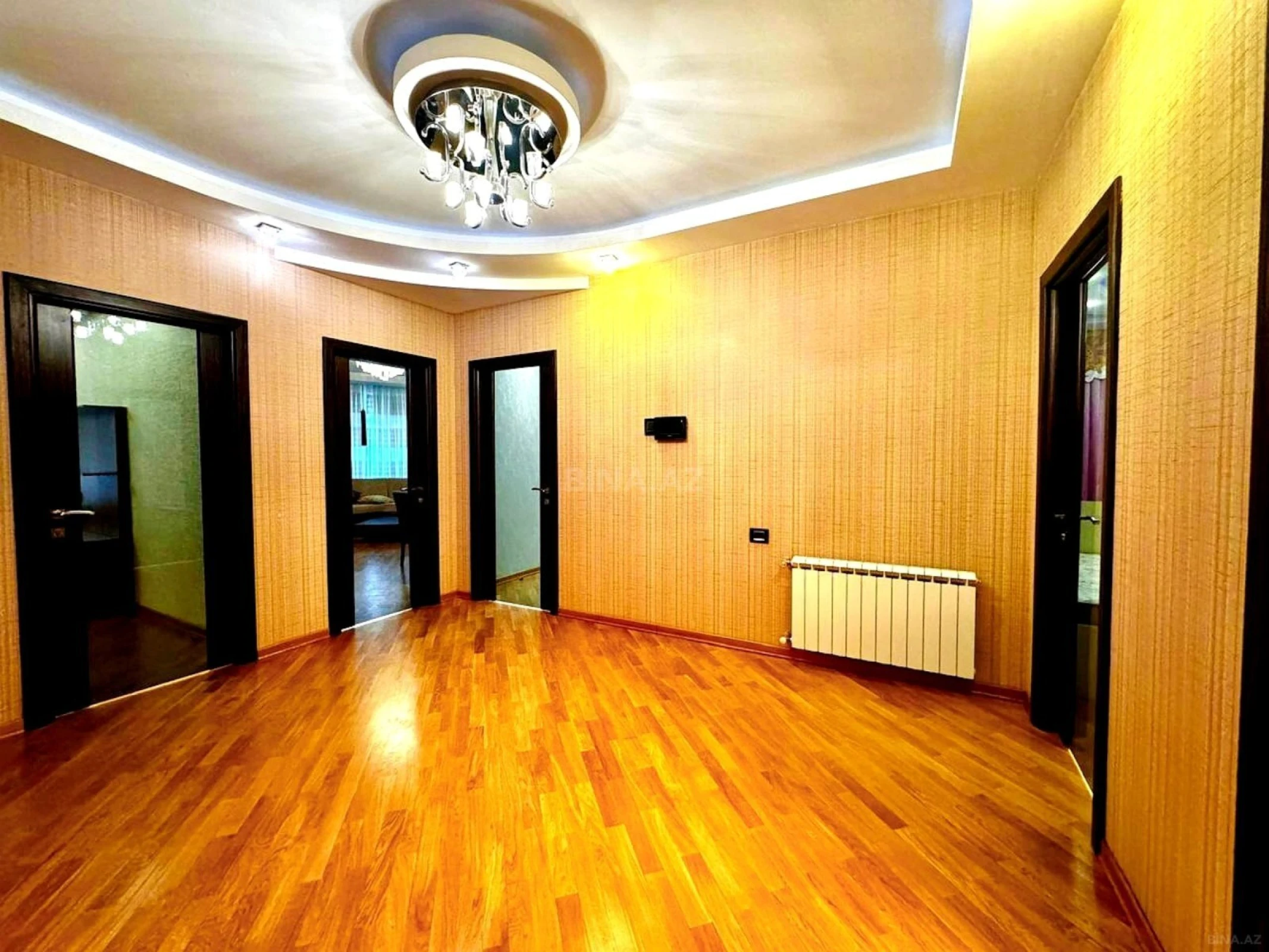 Satılır 3 otaqlı mənzil 150.5 m²