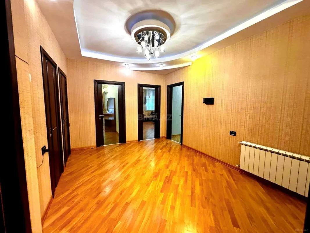 Satılır 3 otaqlı mənzil 150.5 m²