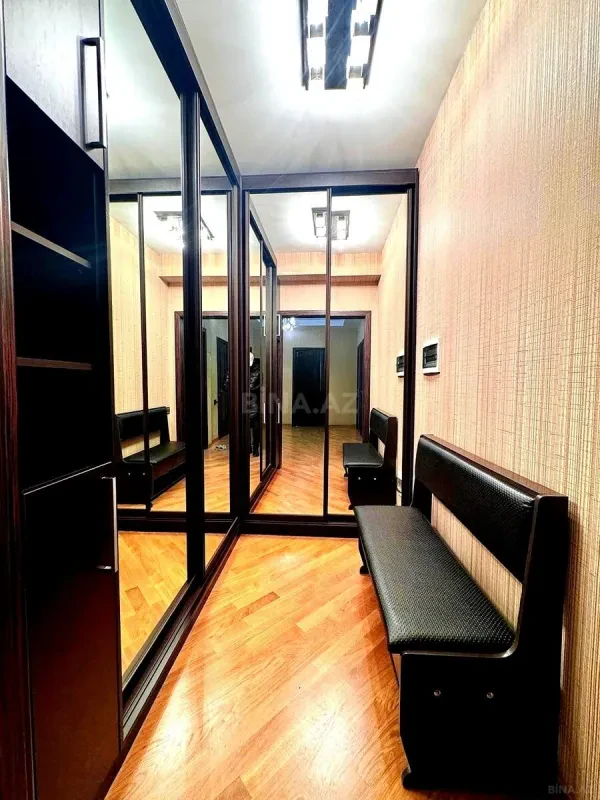 Satılır 3 otaqlı mənzil 150.5 m²