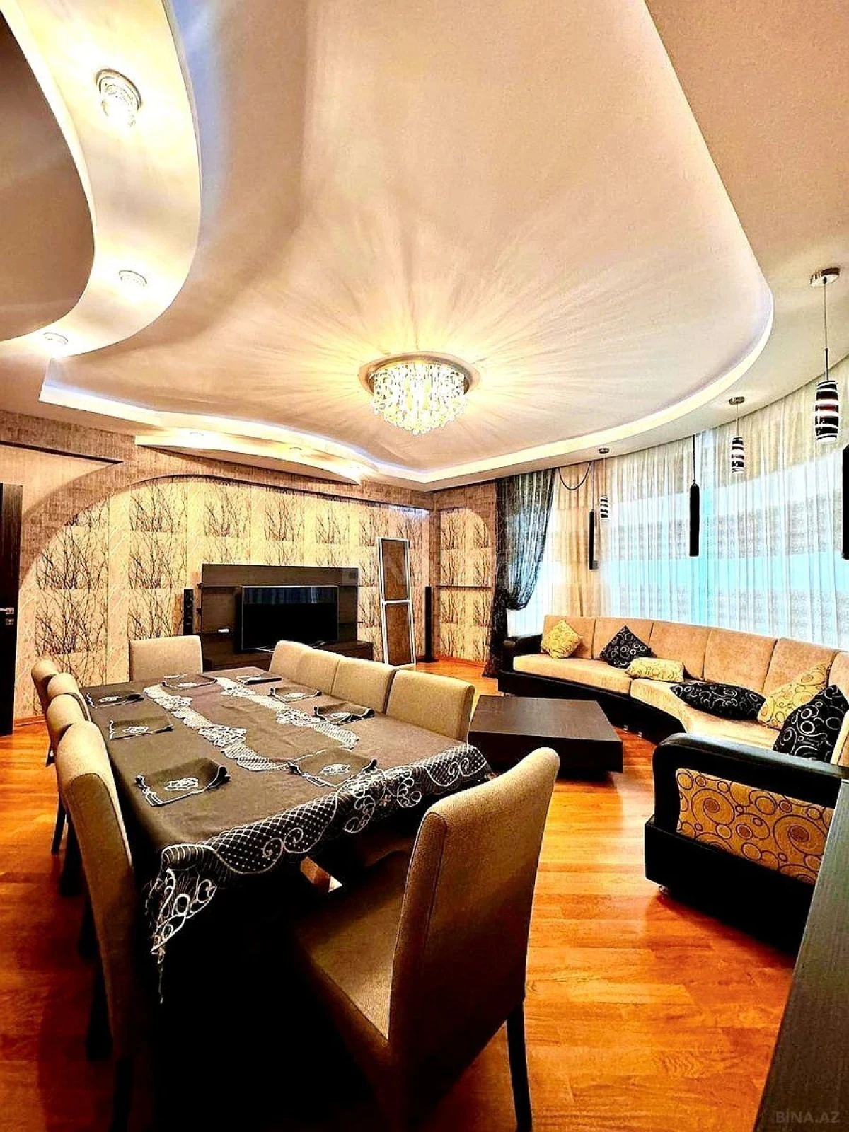 Satılır 3 otaqlı mənzil 150.5 m²