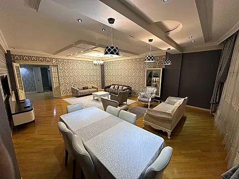 Kirayə verilir 4 otaqlı mənzil 195 m²