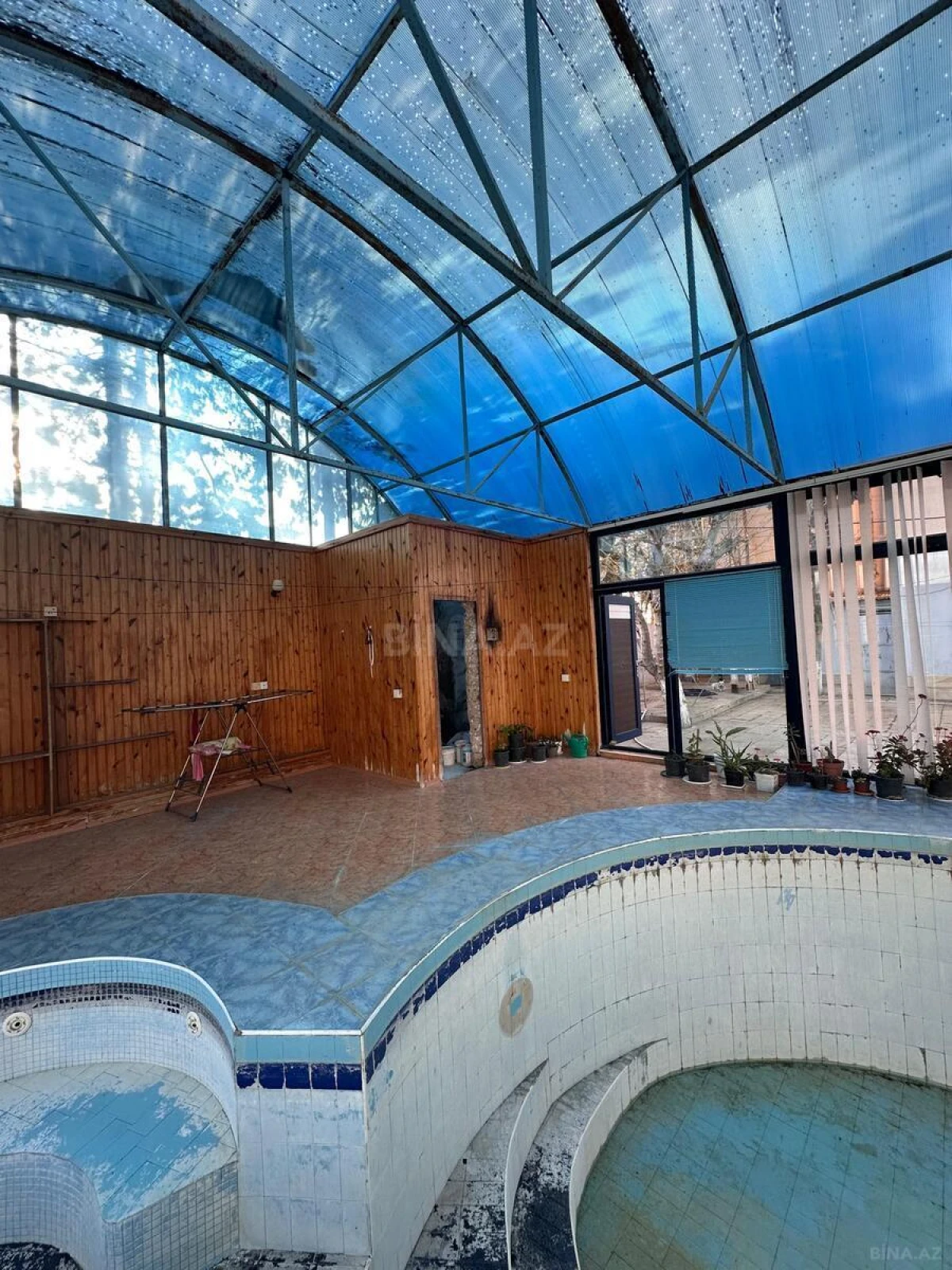 Satılır 6 otaqlı həyət evi 308 m²