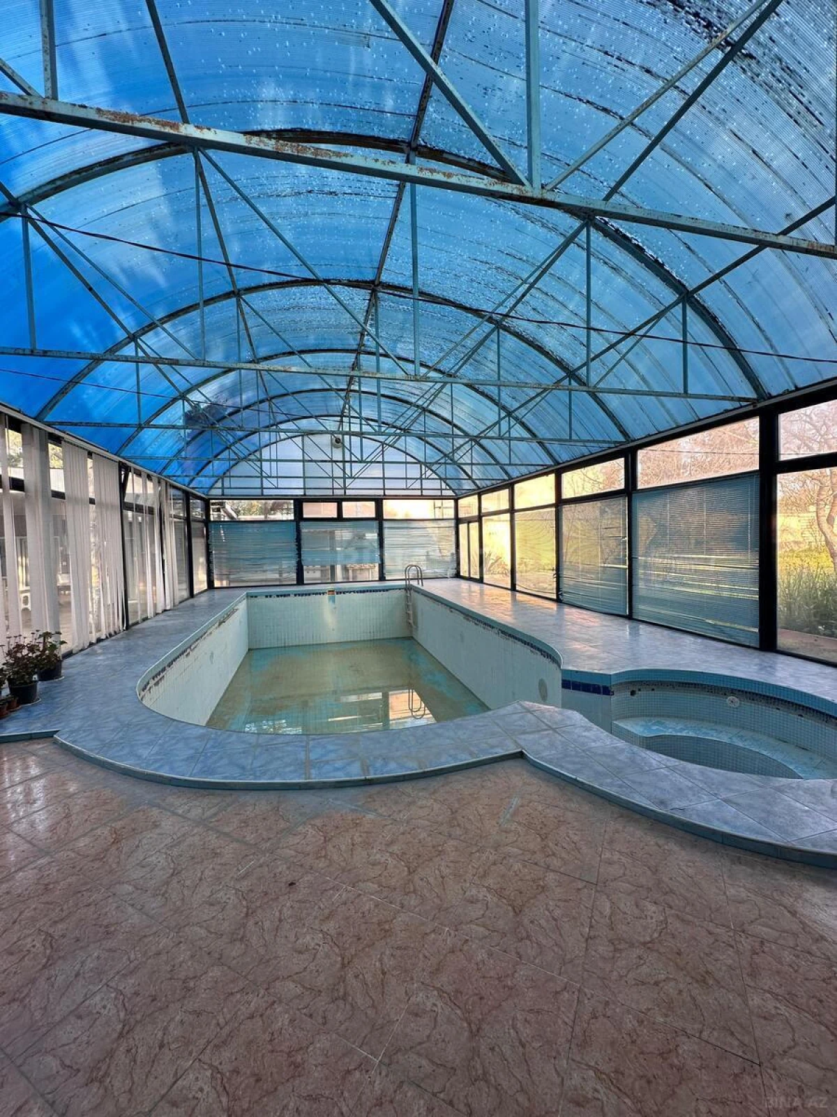Satılır 6 otaqlı həyət evi 308 m²