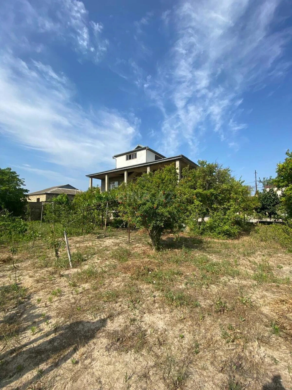 Satılır 8 otaqlı mənzil 360 m²