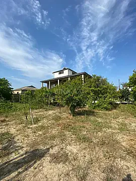 Satılır 8 otaqlı mənzil 360 m²
