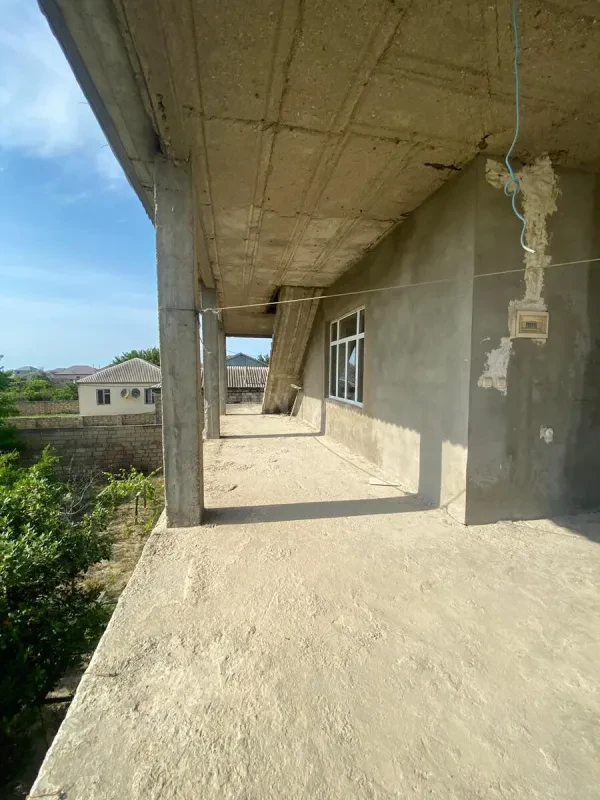 Satılır 8 otaqlı mənzil 360 m²