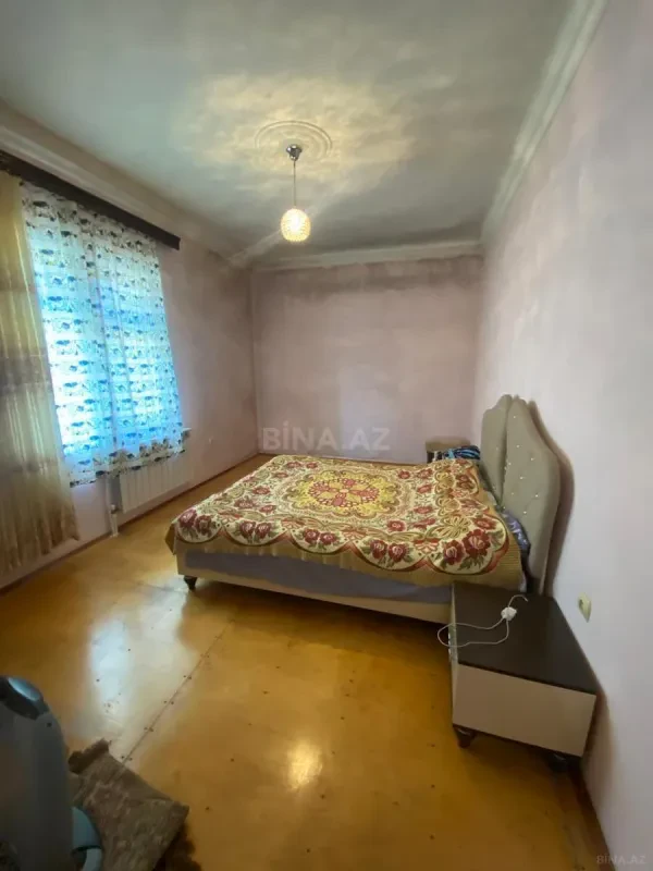 Satılır 8 otaqlı mənzil 360 m²