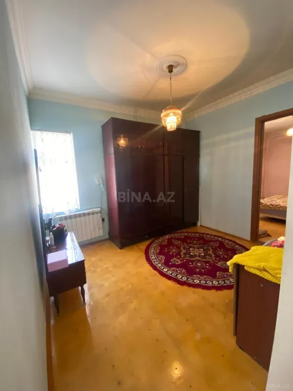 Satılır 8 otaqlı mənzil 360 m²
