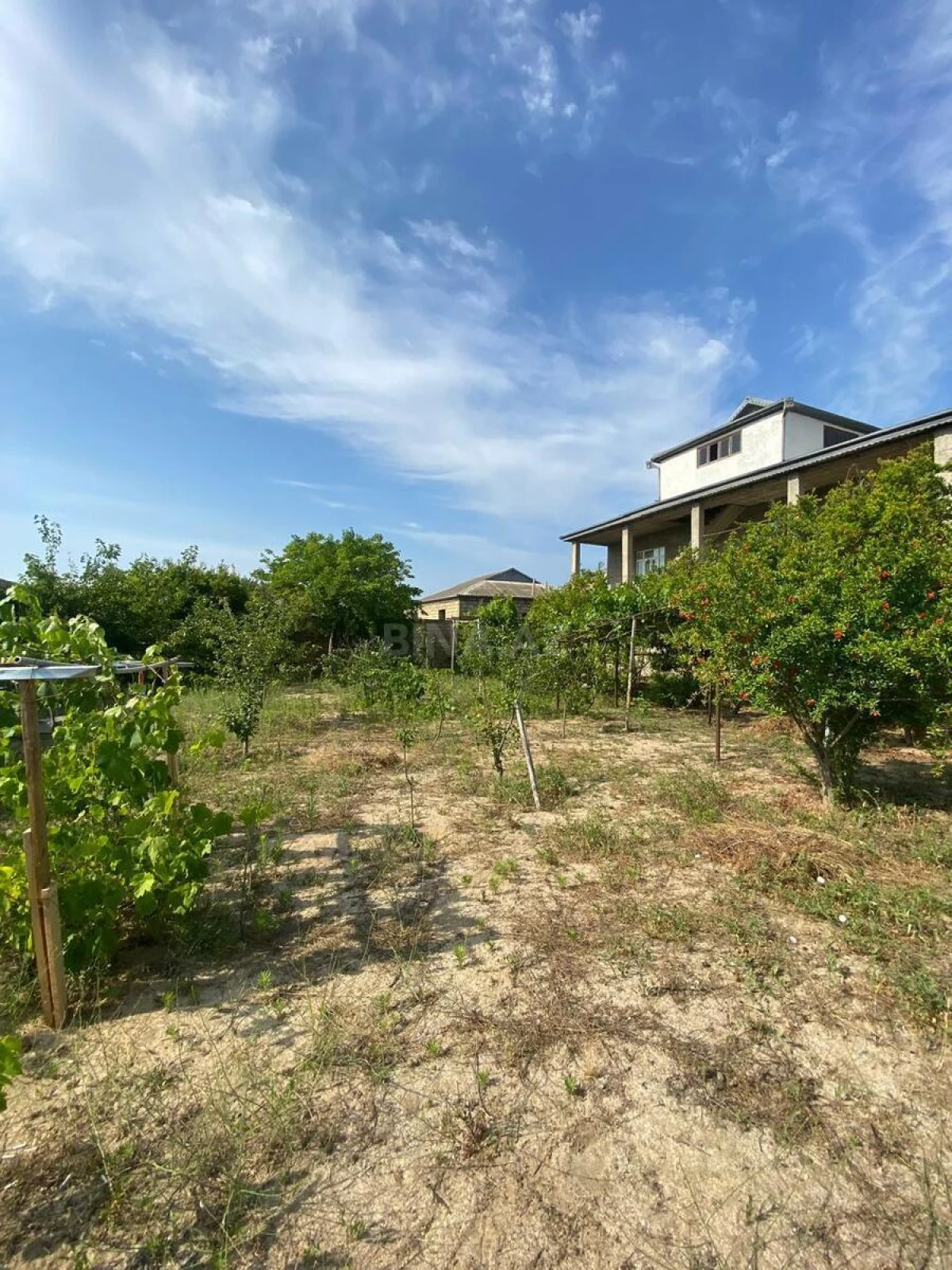 Satılır 8 otaqlı mənzil 360 m²