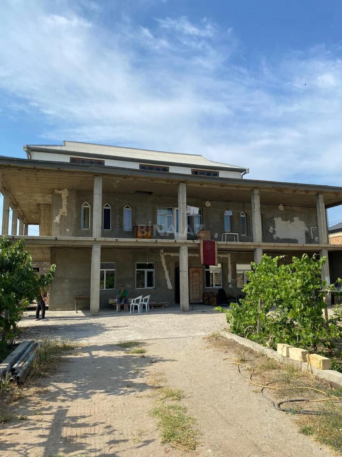 Satılır 8 otaqlı mənzil 360 m²