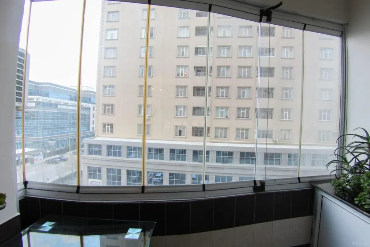 Satılır 3 otaqlı mənzil 120 m²