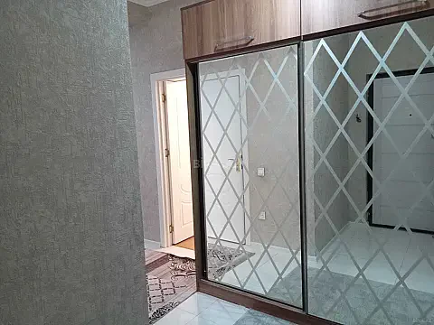 Kirayə verilir 2 otaqlı mənzil 80 m²