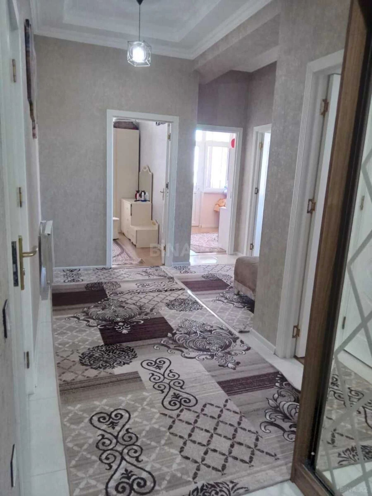 Kirayə verilir 2 otaqlı mənzil 80 m²