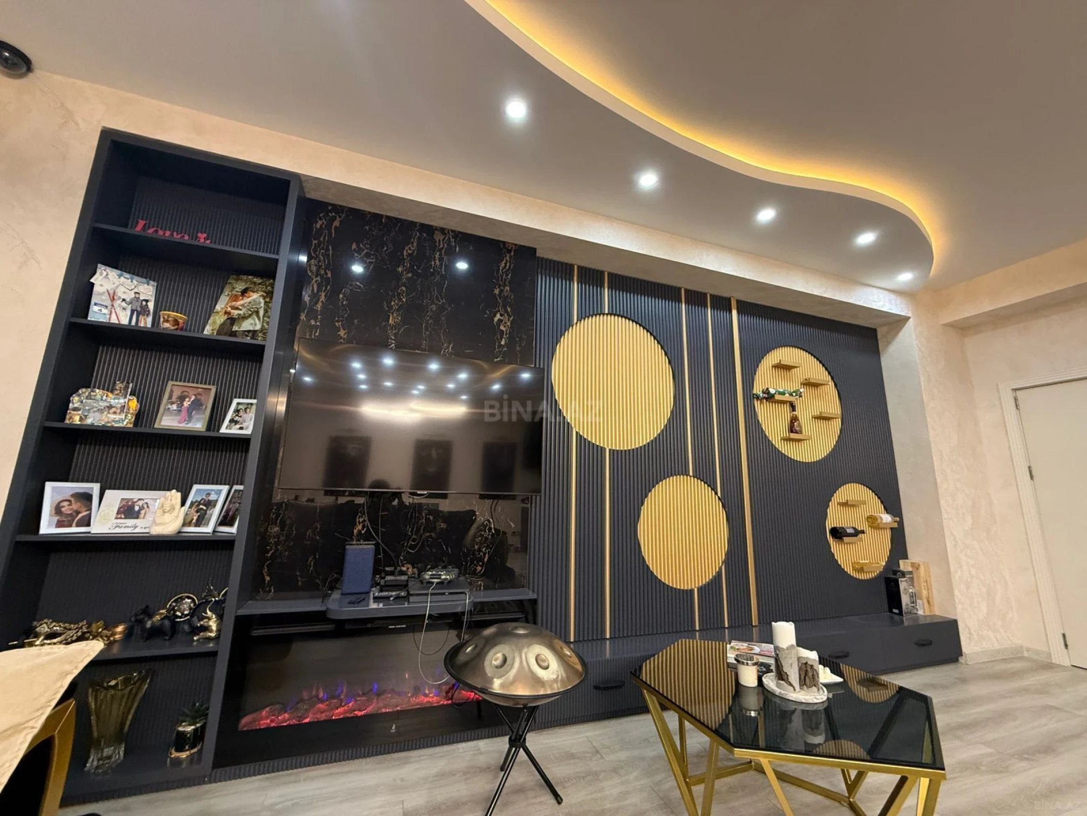 Satılır 2 otaqlı mənzil 128 m²