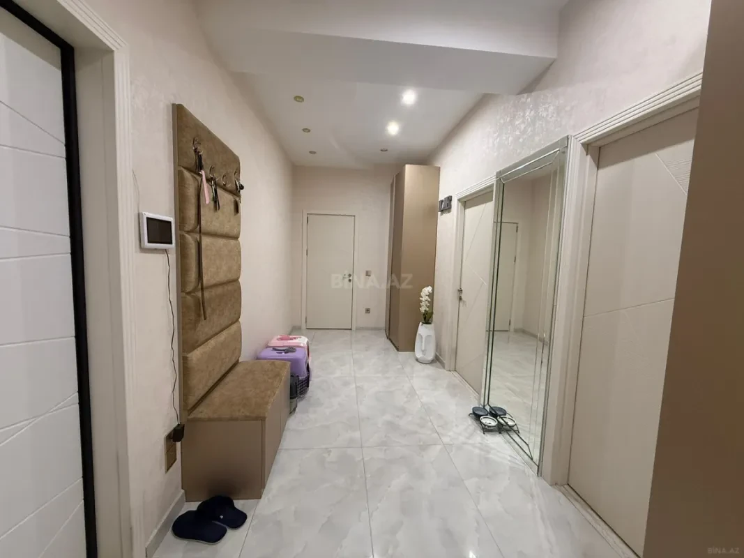 Satılır 2 otaqlı mənzil 128 m²