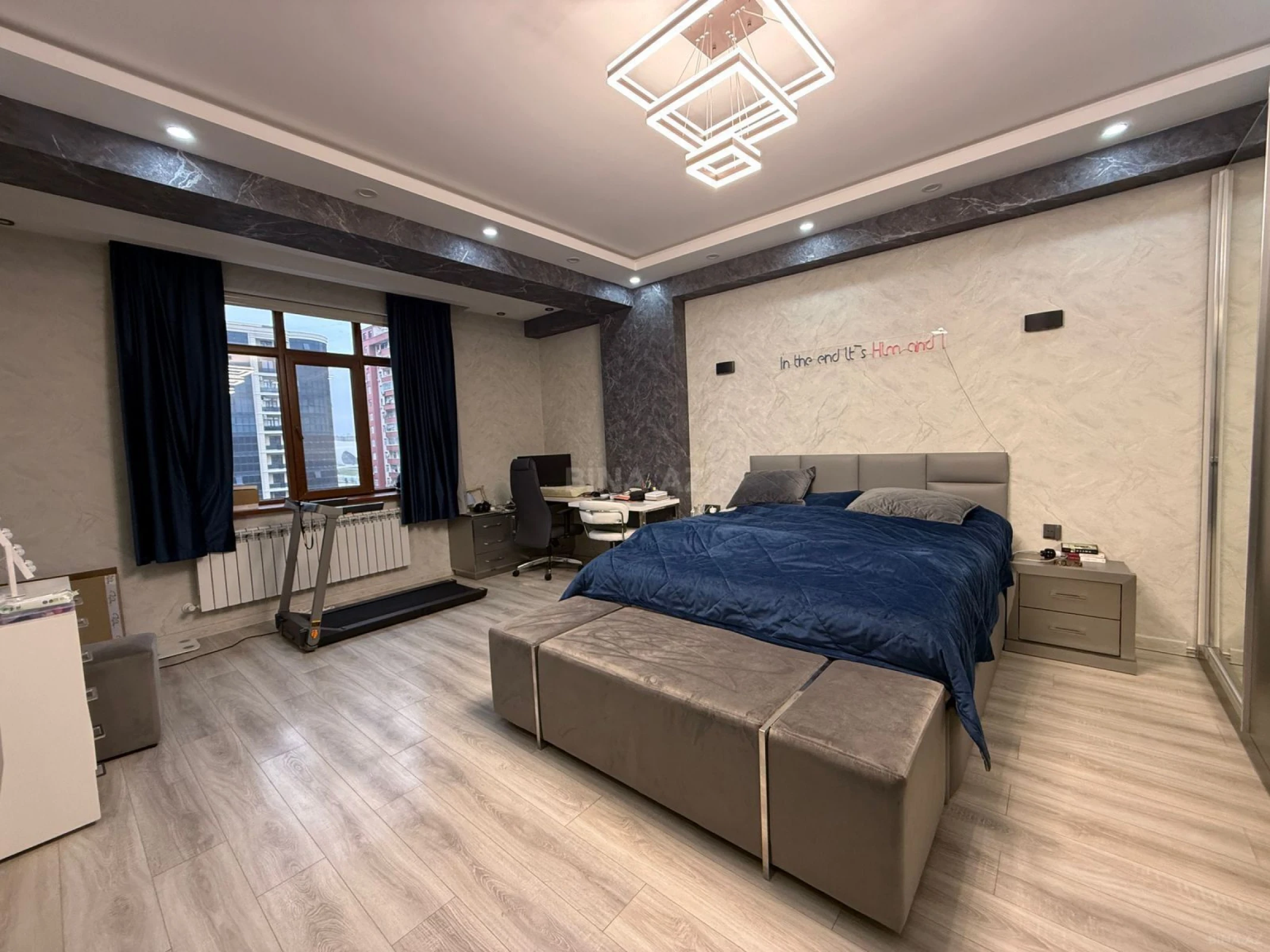 Satılır 2 otaqlı mənzil 128 m²
