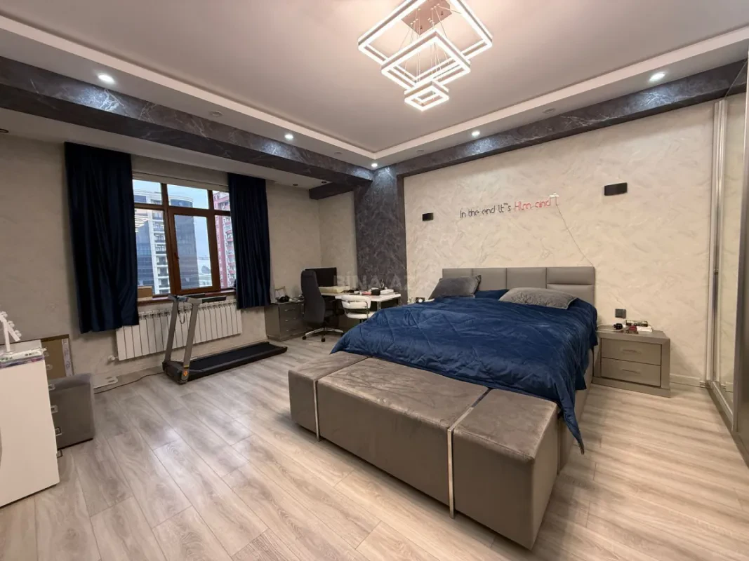 Satılır 2 otaqlı mənzil 128 m²