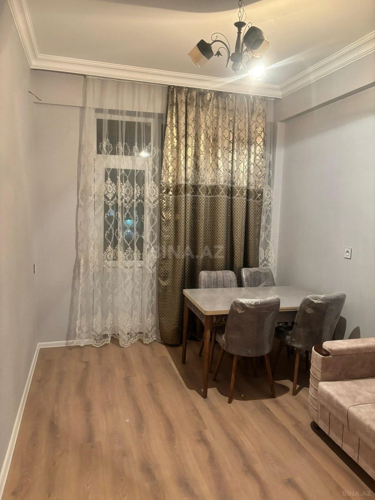 Kirayə verilir 2 otaqlı mənzil 58 m²