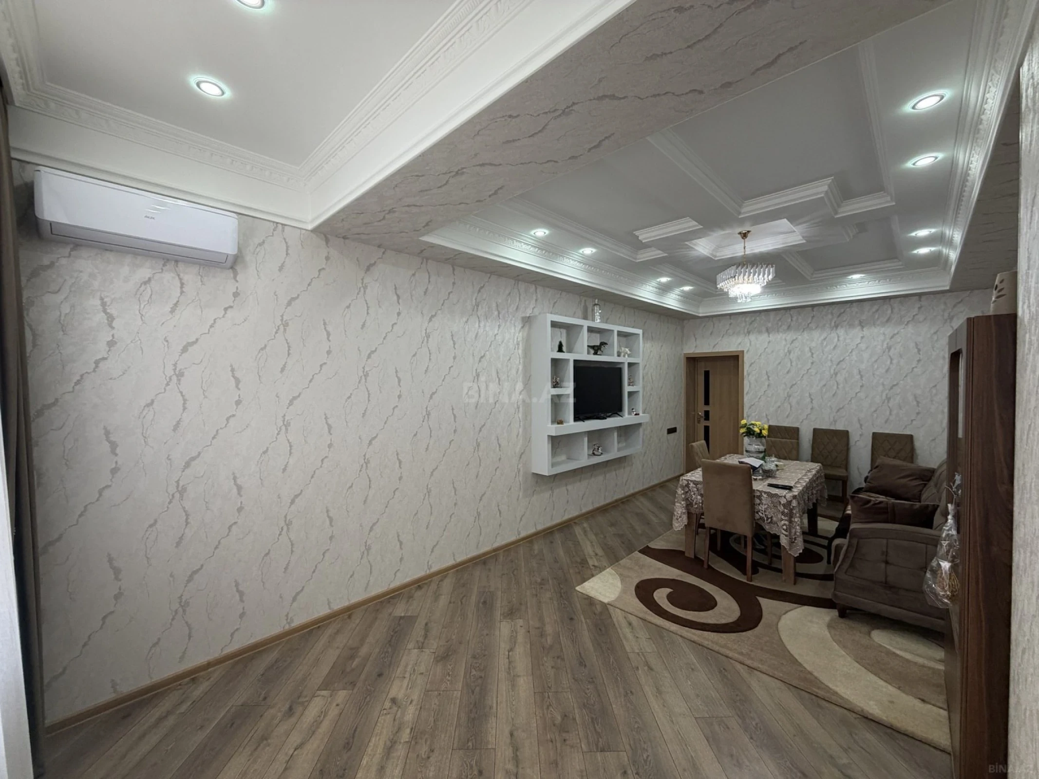 Kirayə verilir 2 otaqlı mənzil 70 m²