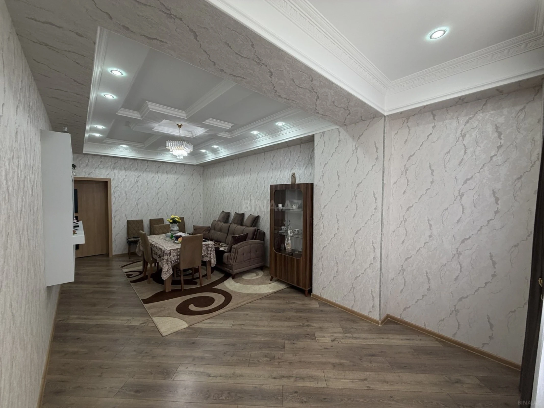 Kirayə verilir 2 otaqlı mənzil 70 m²
