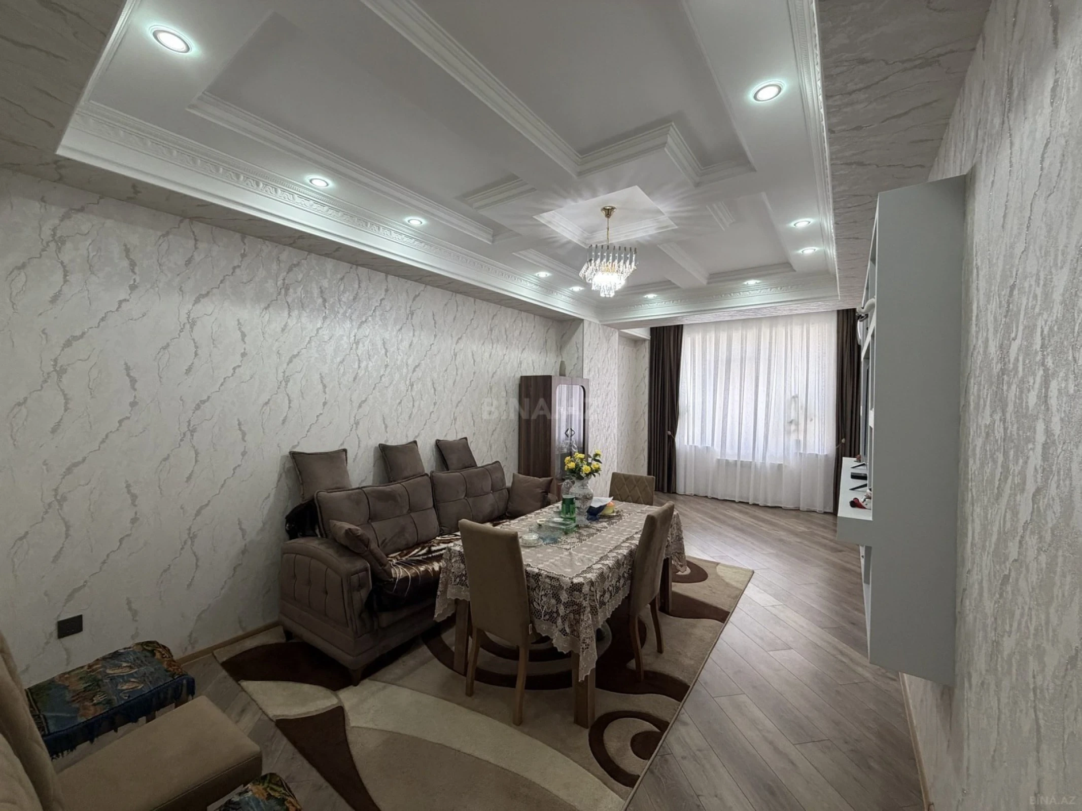 Kirayə verilir 2 otaqlı mənzil 70 m²