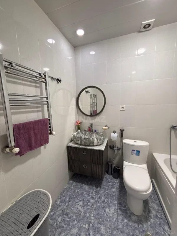 Satılır 2 otaqlı mənzil 65 m²