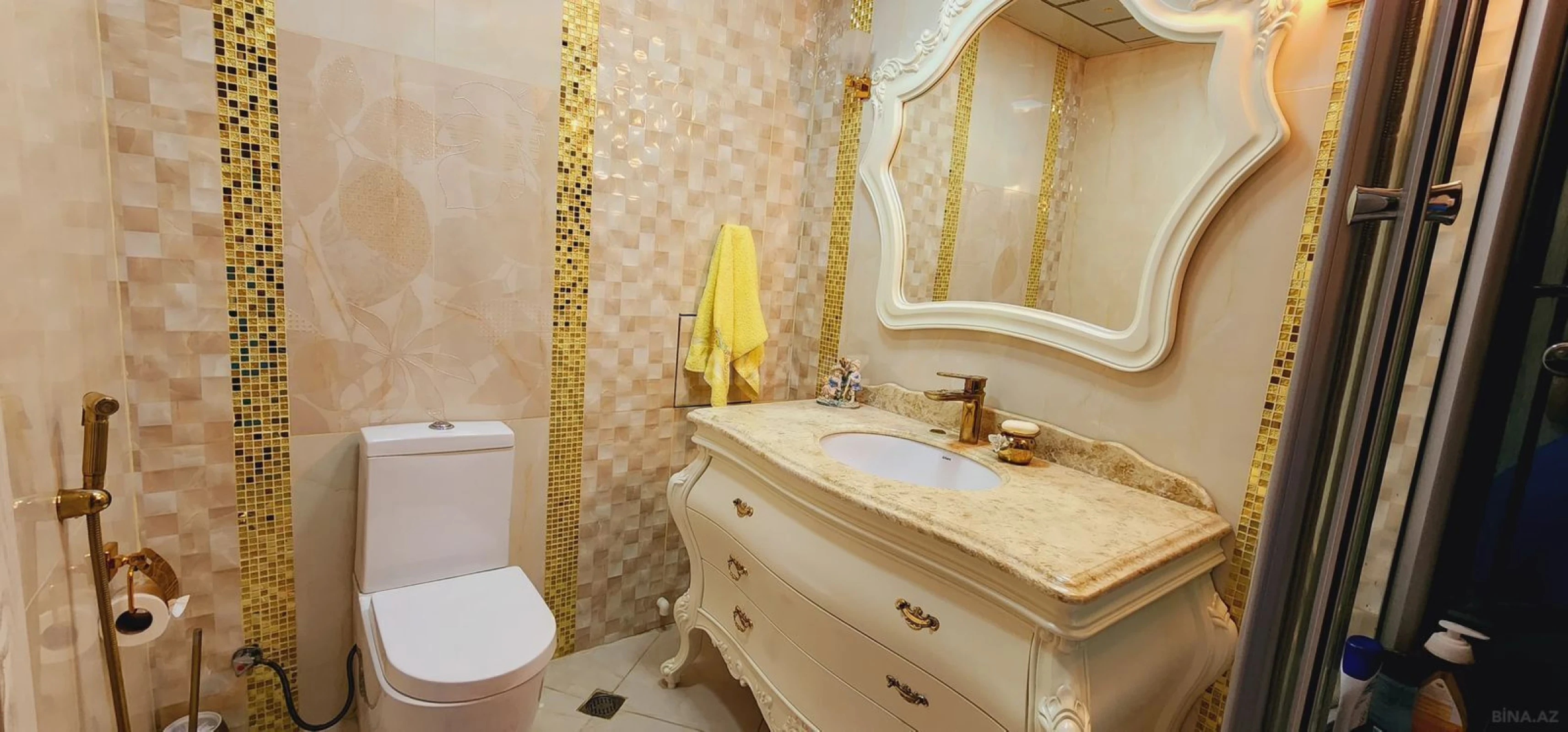 Satılır 3 otaqlı mənzil 137 m²
