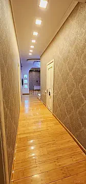 Satılır 3 otaqlı mənzil 137 m²