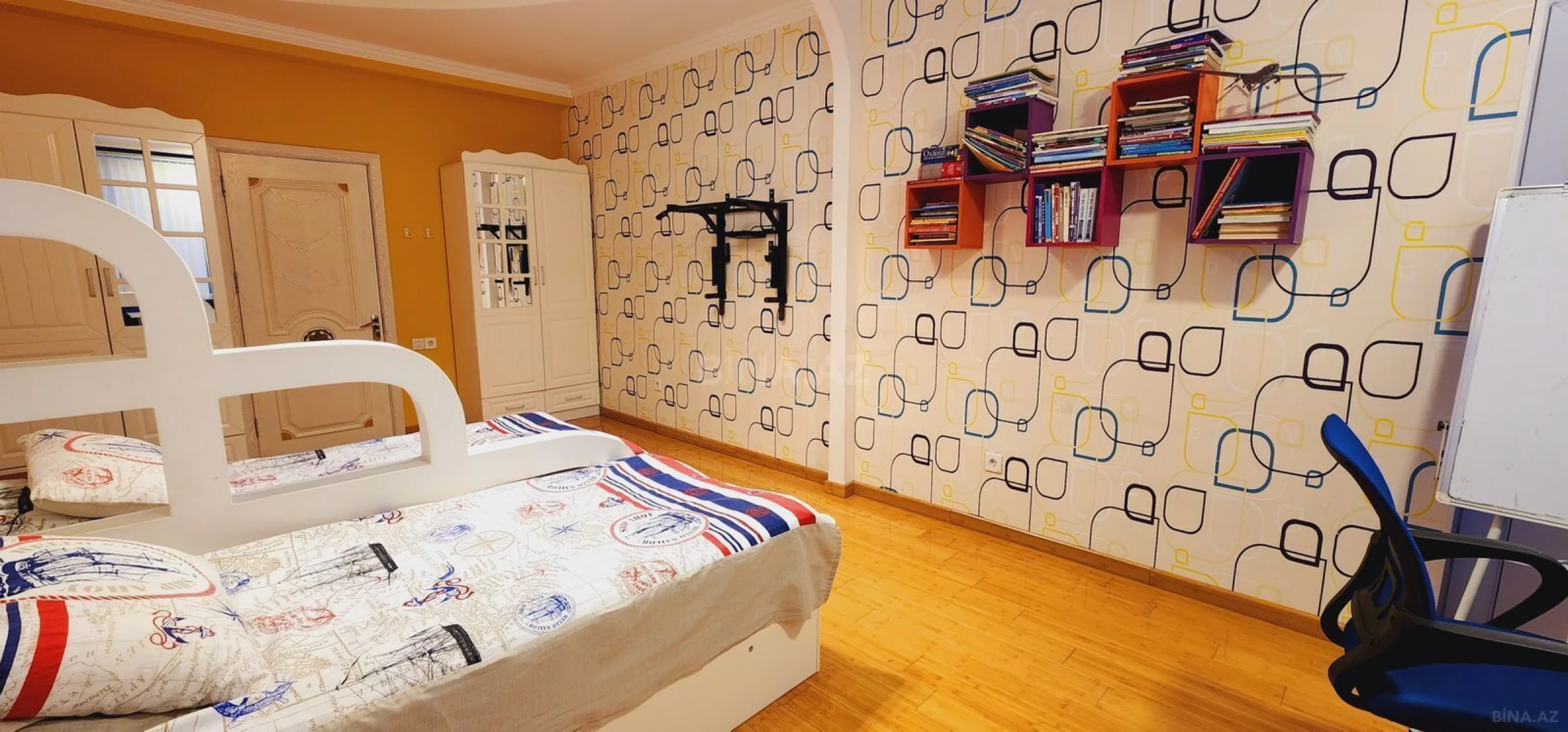 Satılır 3 otaqlı mənzil 137 m²