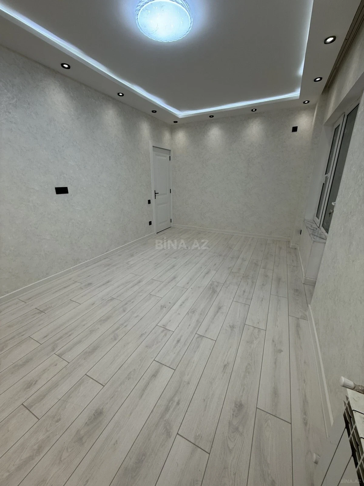 Satılır 2 otaqlı mənzil 47 m²