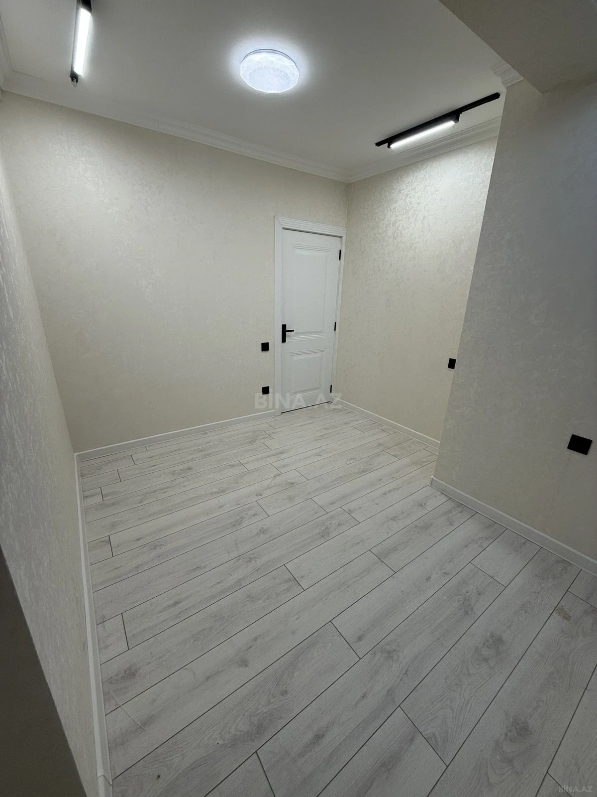 Satılır 2 otaqlı mənzil 47 m²