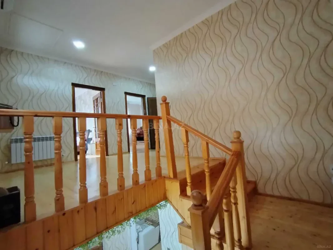 Satılır 6 otaqlı həyət evi 180 m²