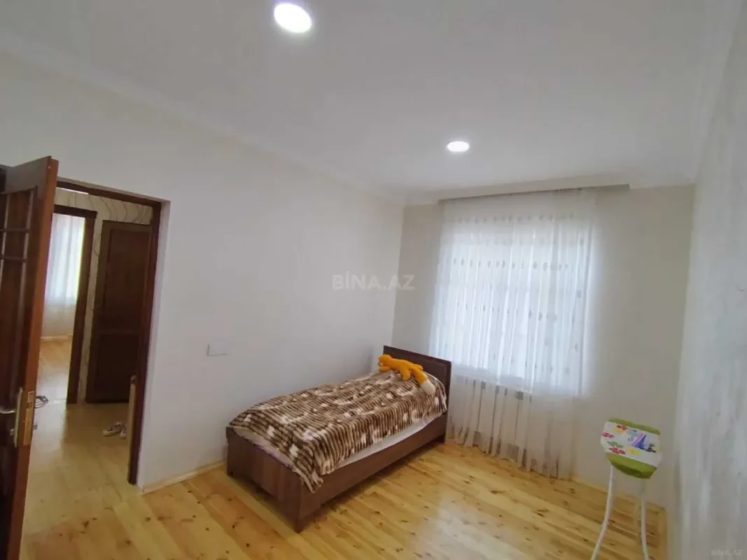 Satılır 6 otaqlı həyət evi 180 m²
