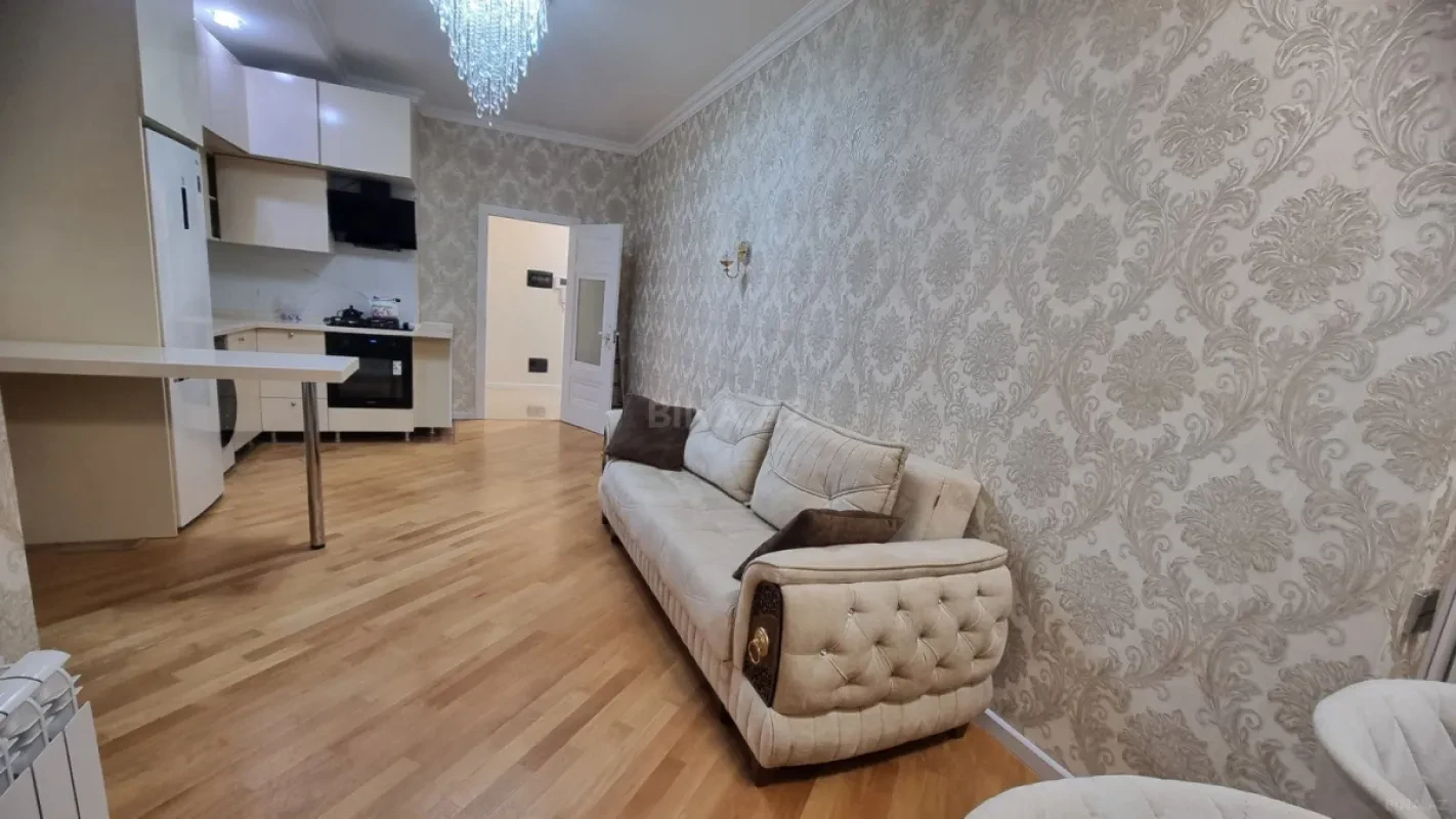 Kirayə verilir 2 otaqlı mənzil 65 m²