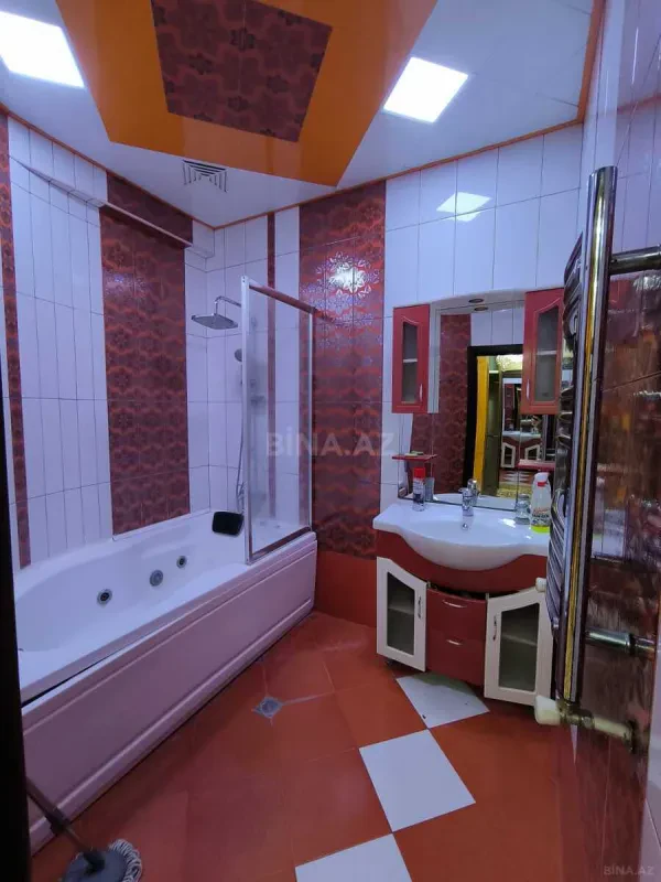 Kirayə verilir 2 otaqlı mənzil 85 m²