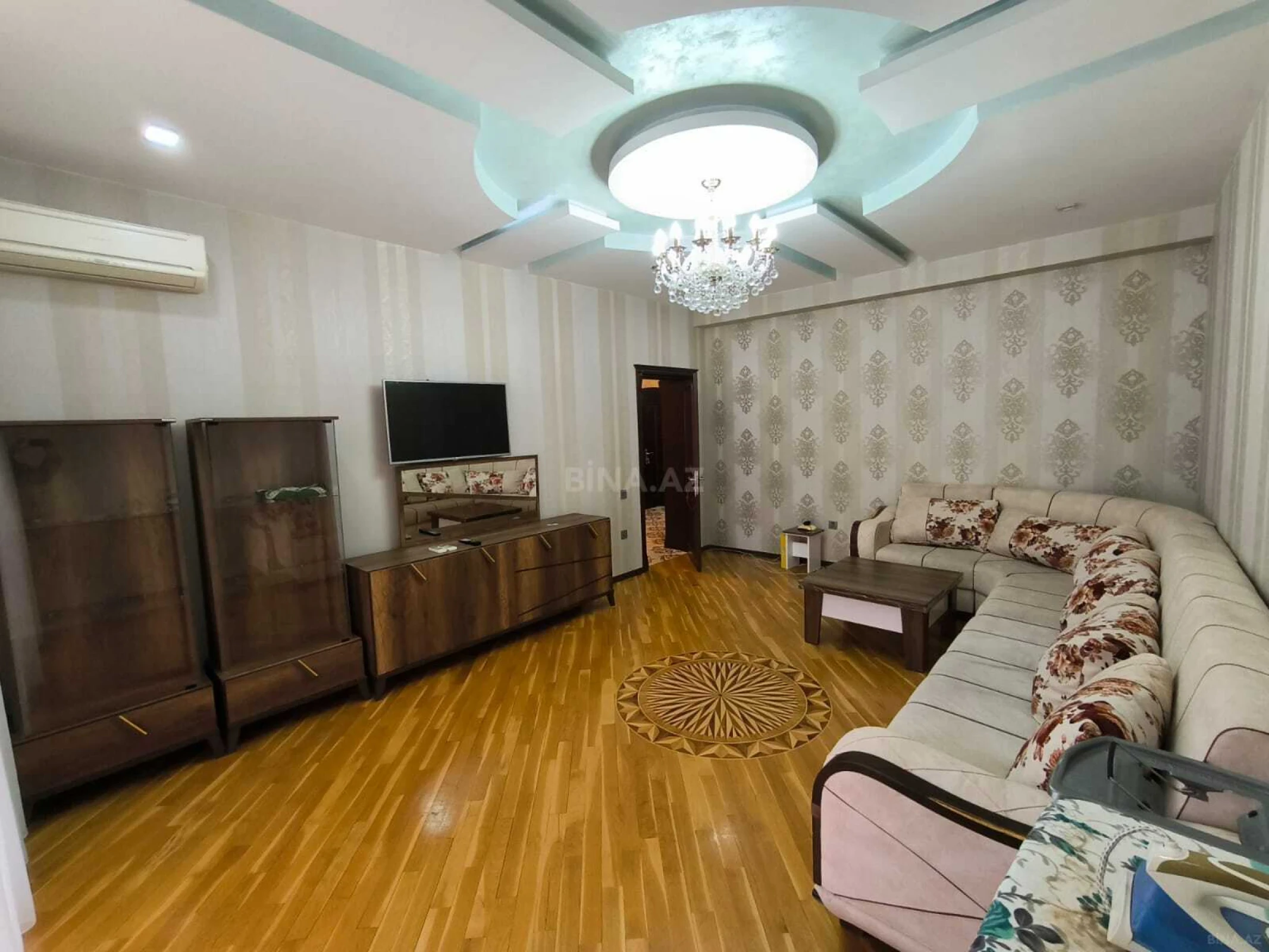 Kirayə verilir 2 otaqlı mənzil 85 m²