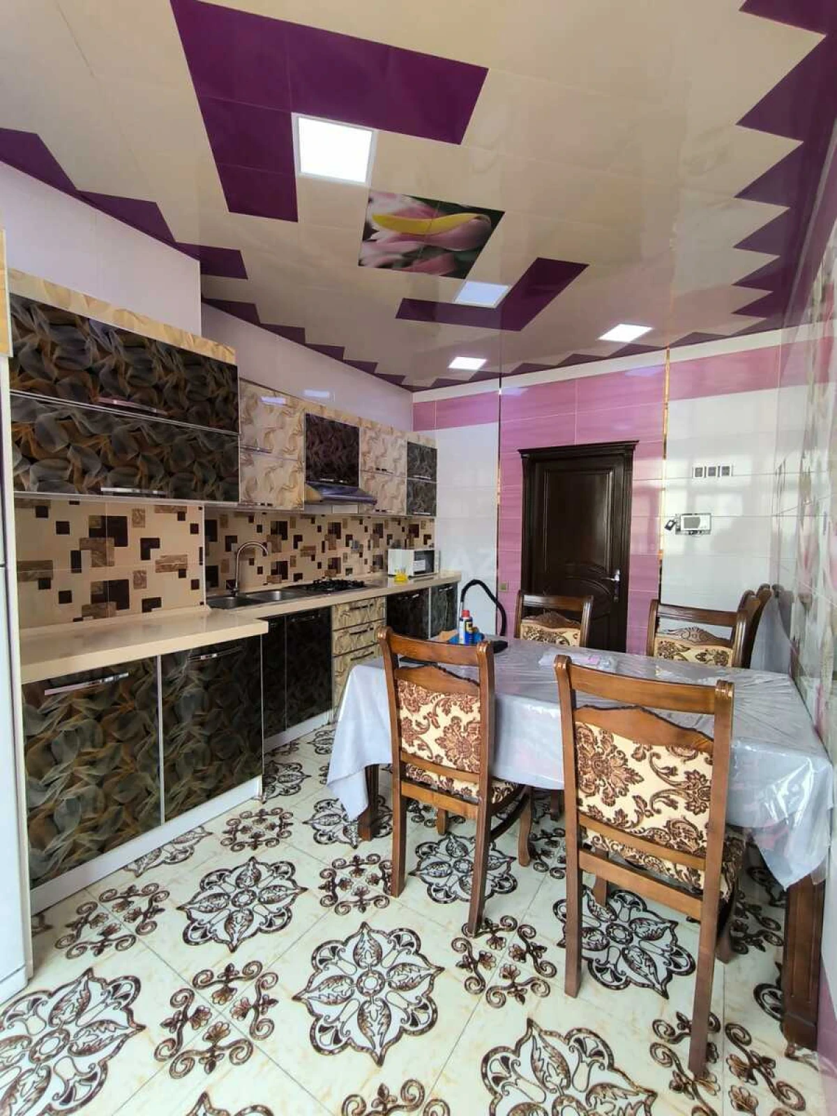 Kirayə verilir 2 otaqlı mənzil 85 m²