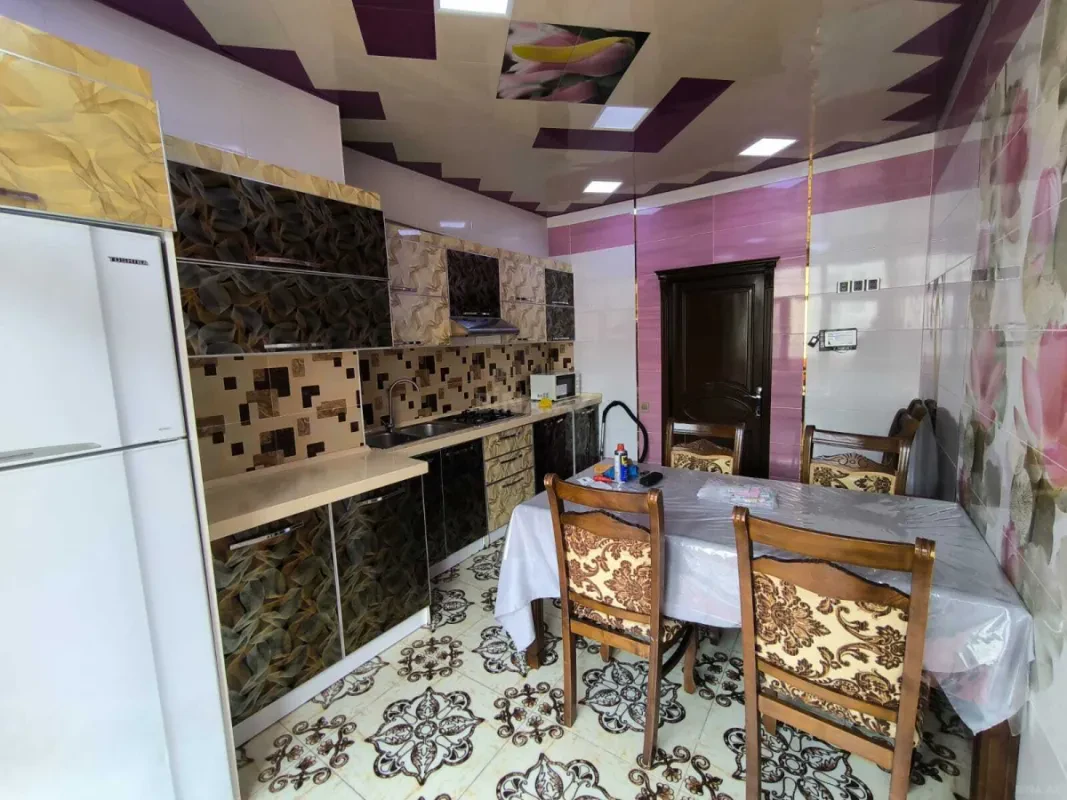 Kirayə verilir 2 otaqlı mənzil 85 m²