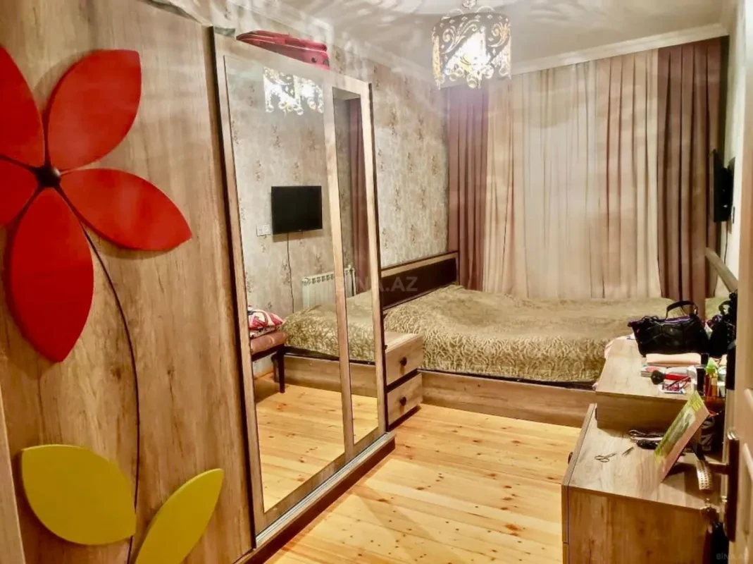 Kirayə verilir 2 otaqlı mənzil 70 m²