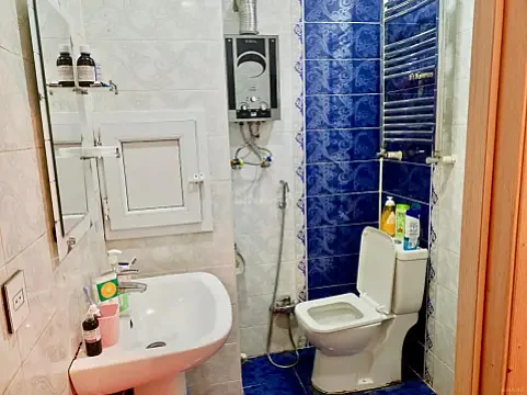 Kirayə verilir 2 otaqlı mənzil 70 m²