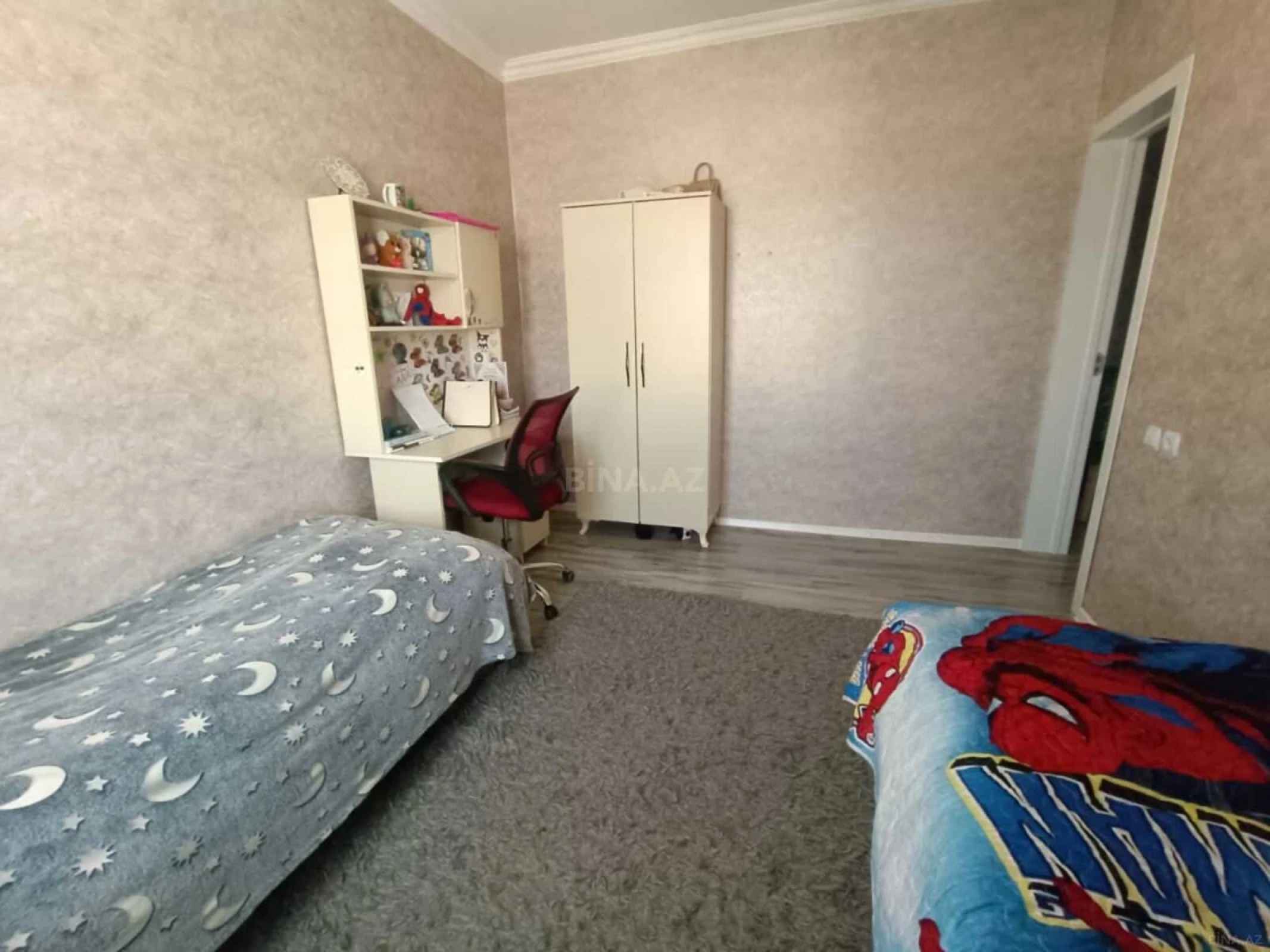 Satılır 4 otaqlı mənzil 120 m²