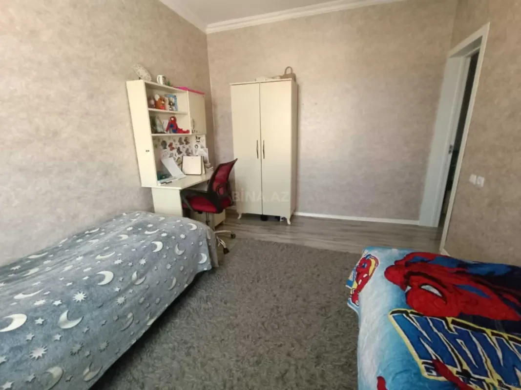 Satılır 4 otaqlı mənzil 120 m²