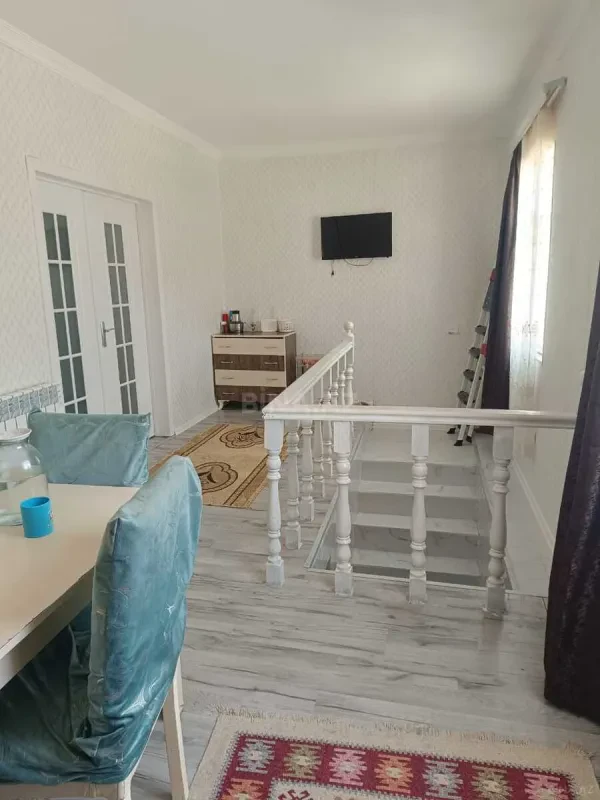 Satılır 4 otaqlı mənzil 120 m²