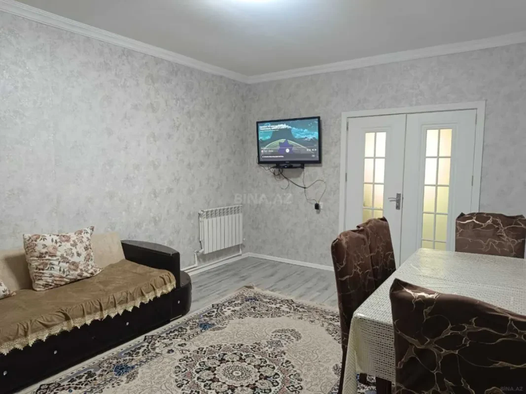 Satılır 4 otaqlı mənzil 120 m²