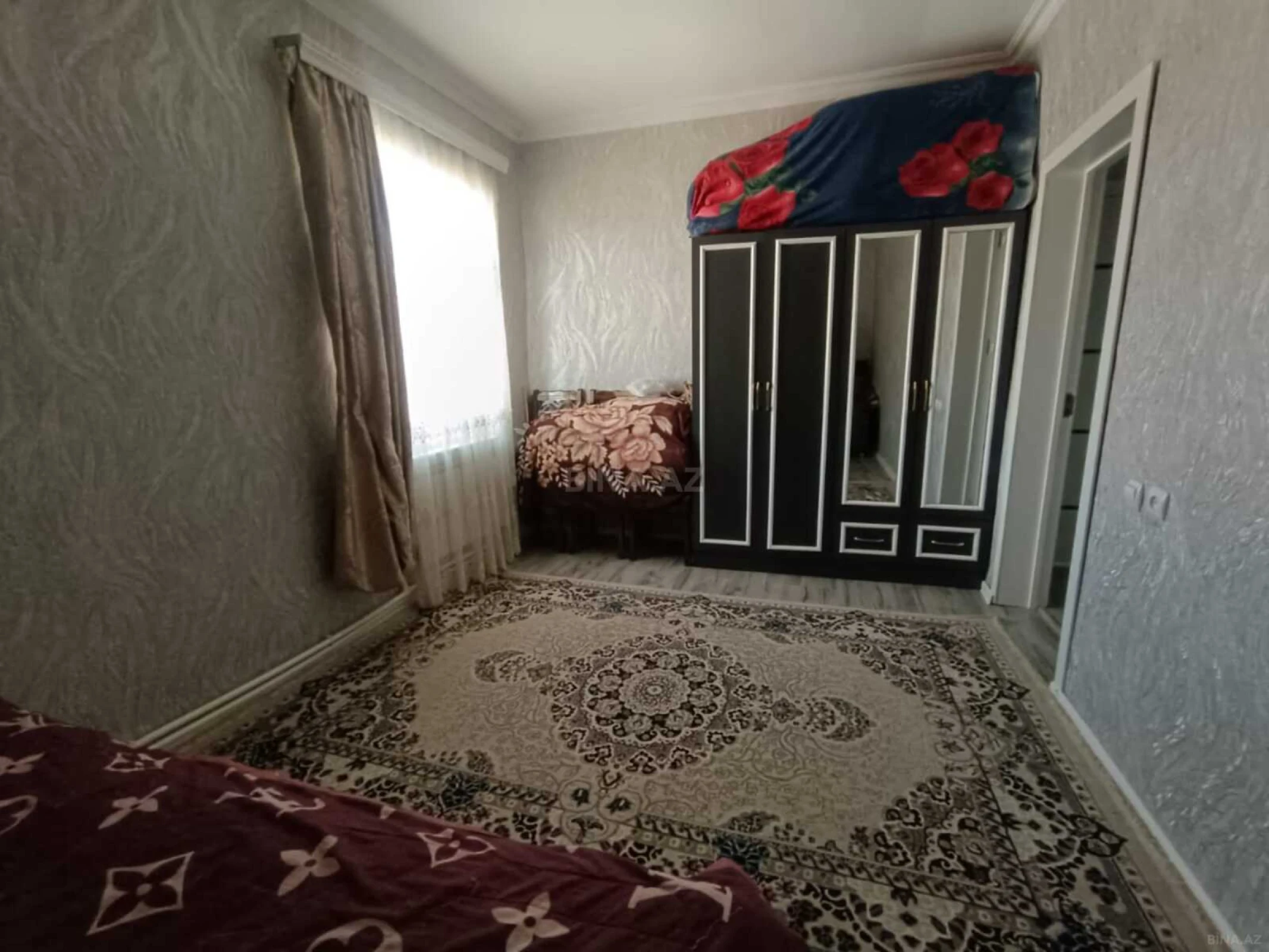 Satılır 4 otaqlı mənzil 120 m²