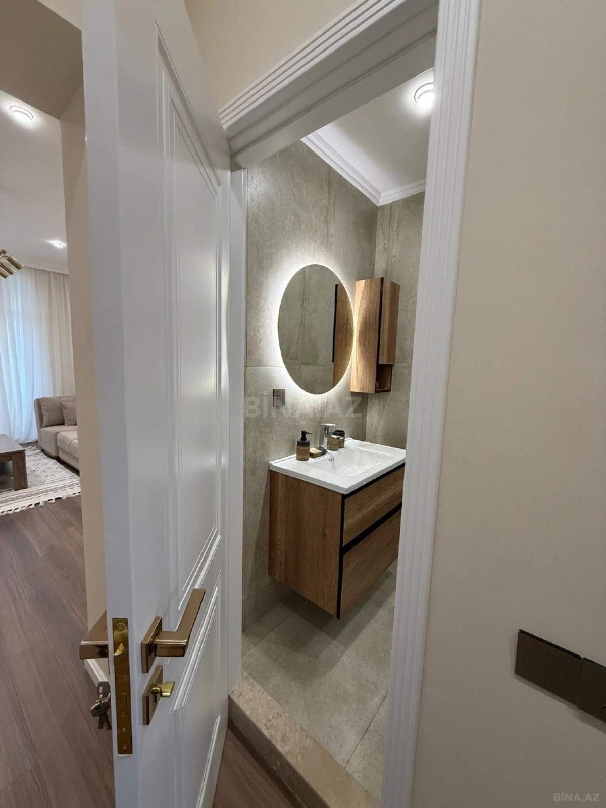 Satılır 2 otaqlı mənzil 65 m²
