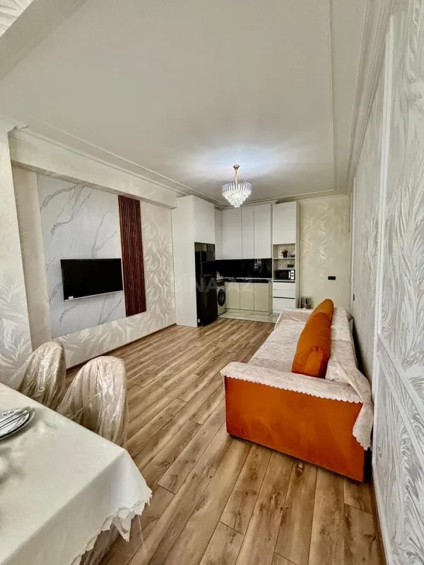 Kirayə verilir 2 otaqlı mənzil 80 m²
