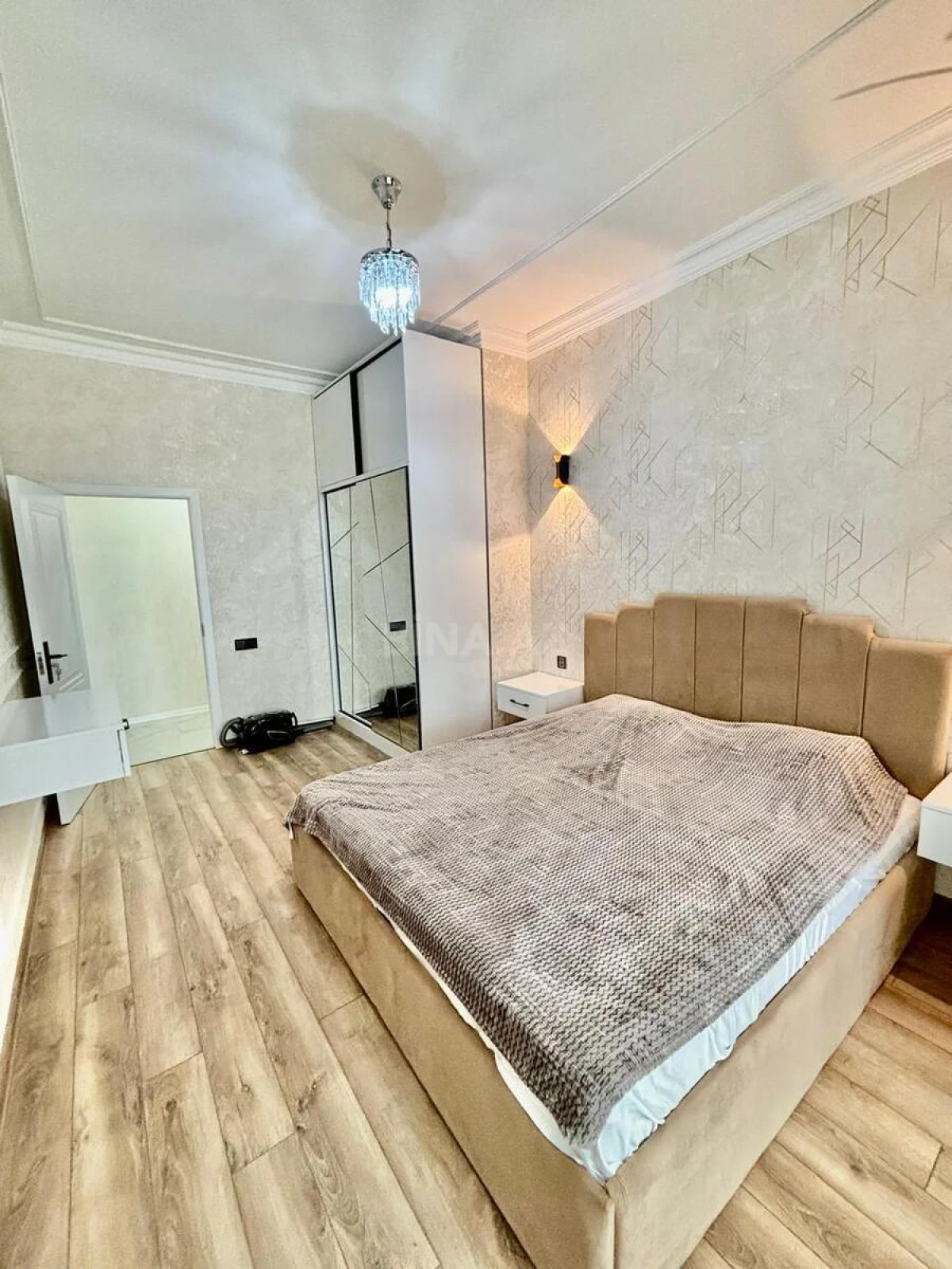 Kirayə verilir 2 otaqlı mənzil 80 m²