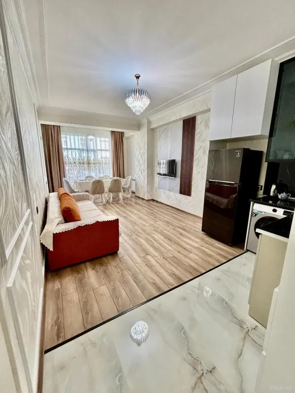 Kirayə verilir 2 otaqlı mənzil 80 m²