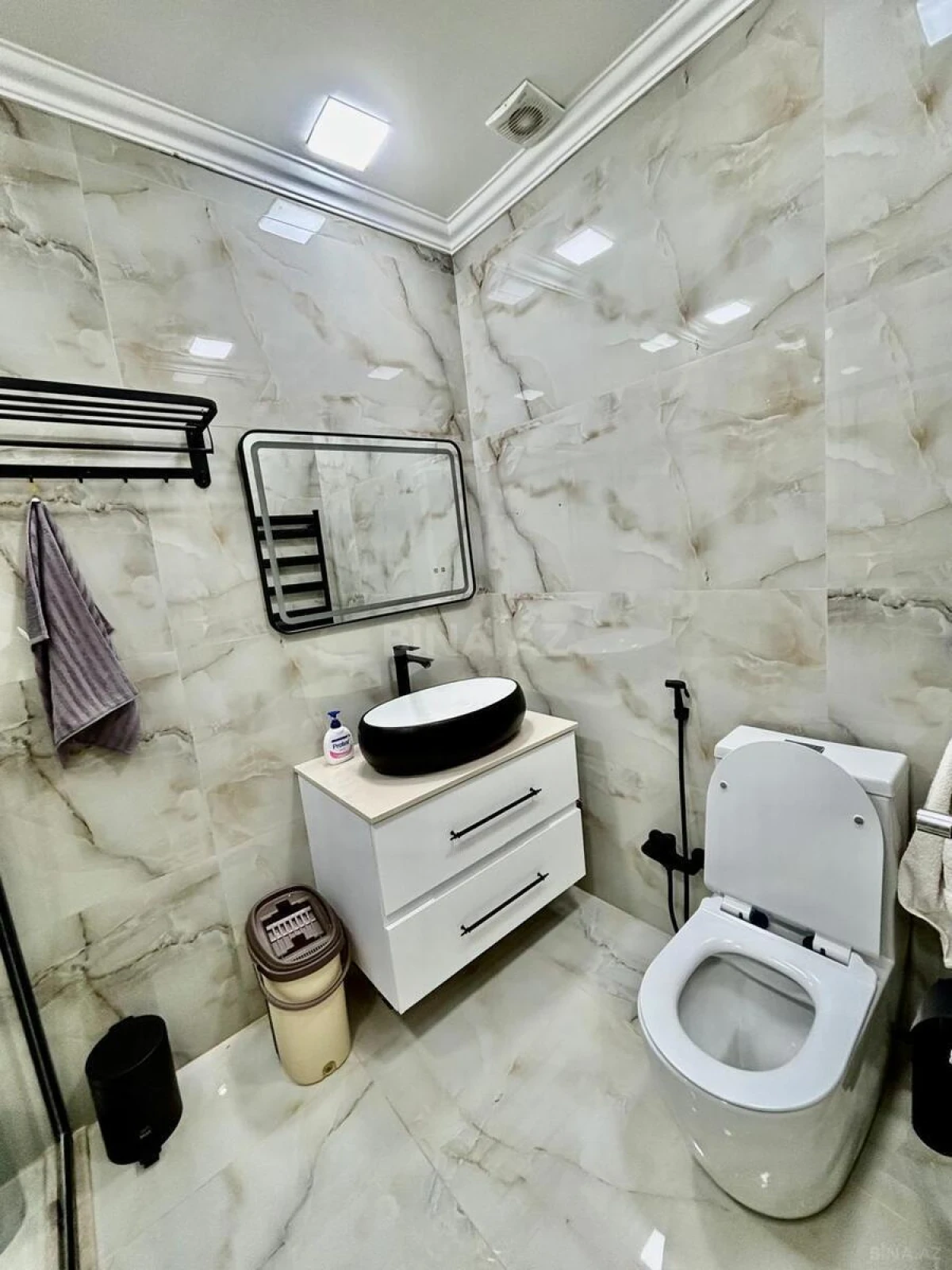 Kirayə verilir 2 otaqlı mənzil 80 m²